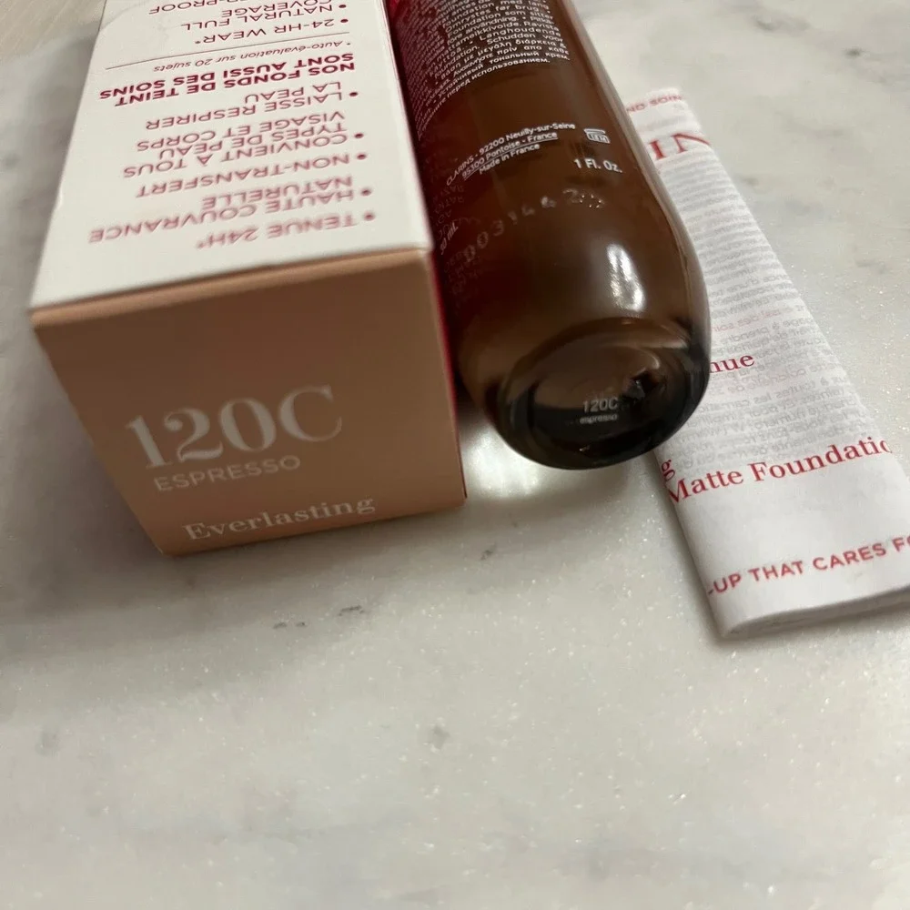 CLARINS 120C Everlasting Foundation Espresso Long Wearing Hydrating Matte Makeup